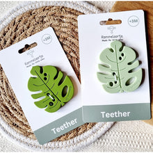 Afbeelding in Gallery-weergave laden, Rammelaartje / Bijtring monstera - zachtgroen