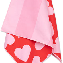 Afbeelding in Gallery-weergave laden, Hearts | Rode Microvezel Handdoek 135 x 65 cm - The Essentials